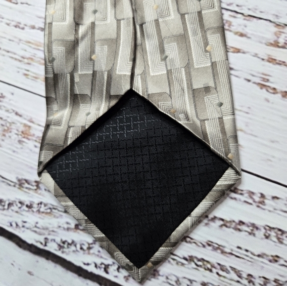 NWT Stafford Men’s Tie Gray Geometric Geo Jacquard Classic Business 100% Silk - Picture 5 of 6
